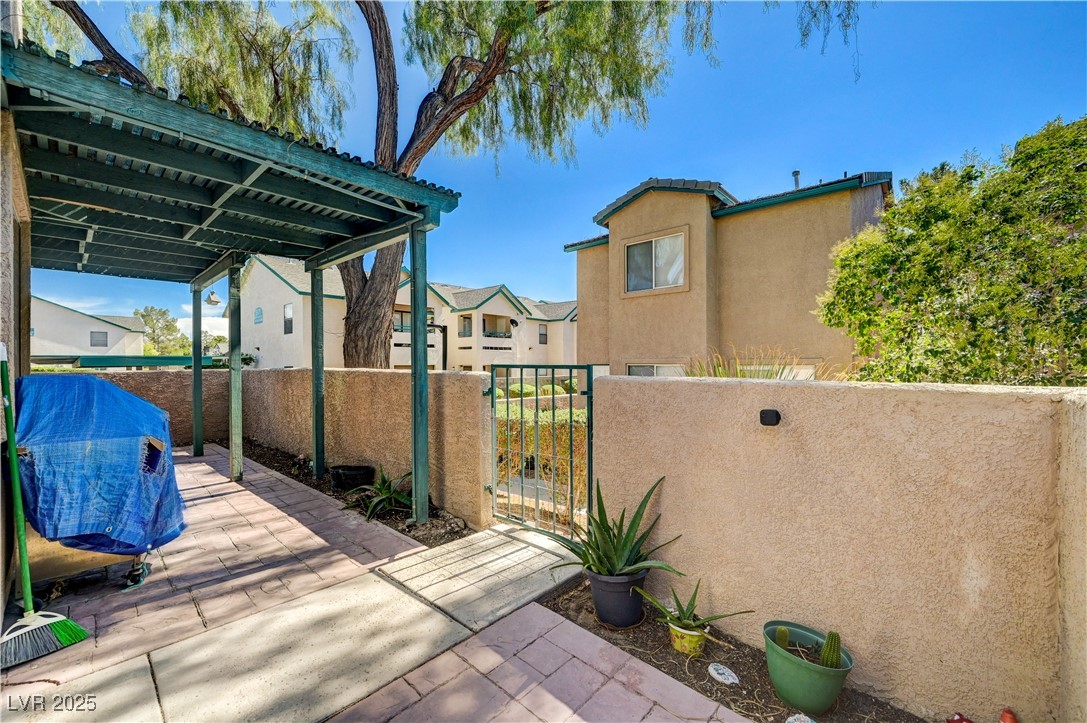 5585 Lago Court