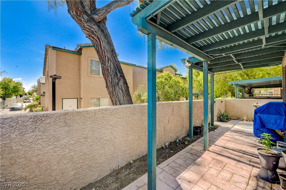 5585 Lago Court