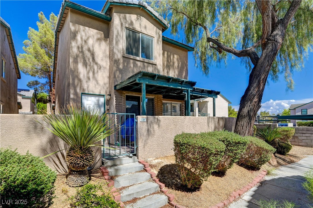 5585 Lago Court