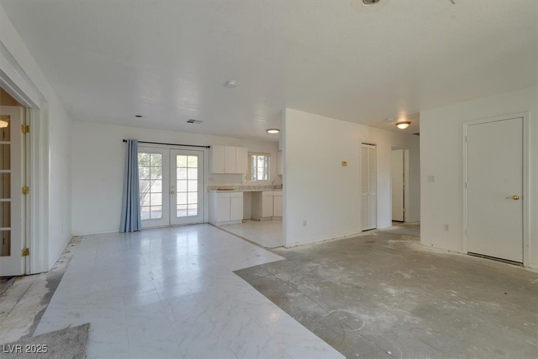 3182 Camel Back Drive