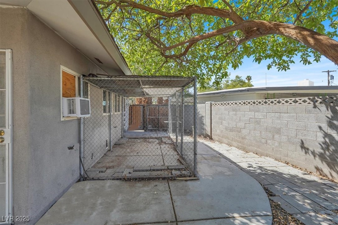 3182 Camel Back Drive