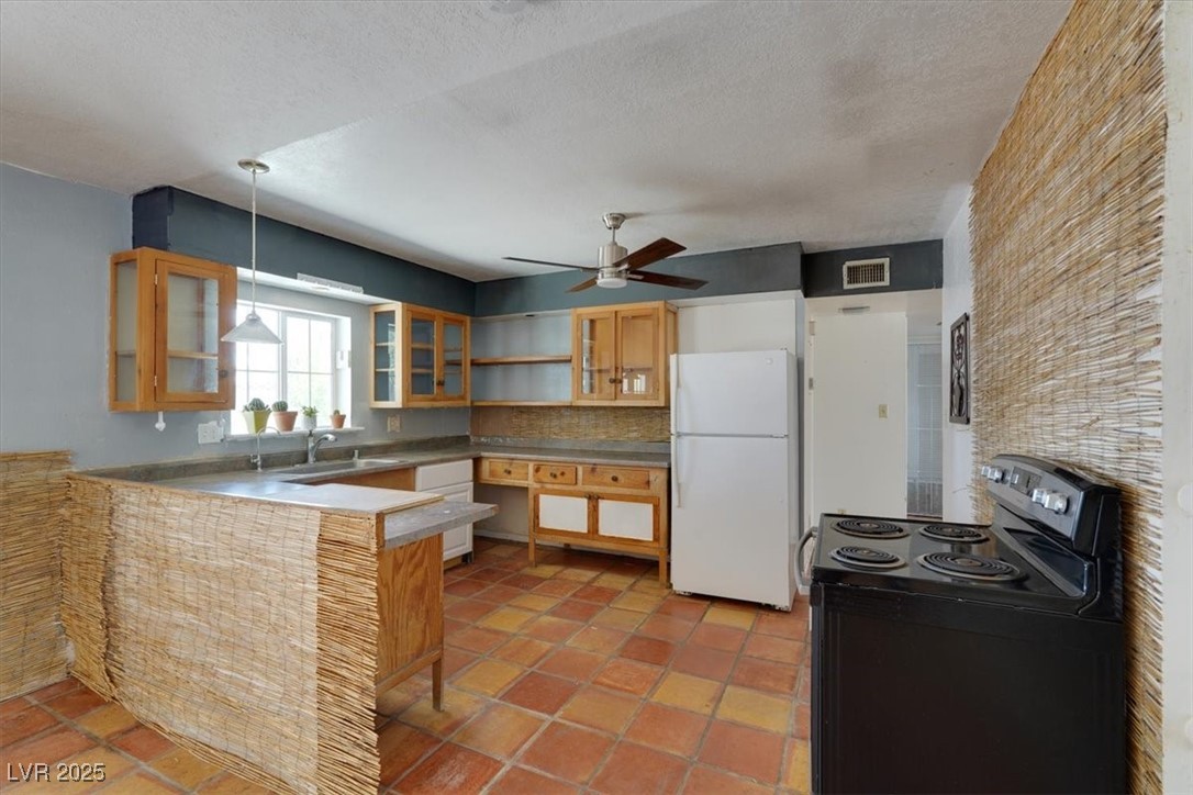 3182 Camel Back Drive