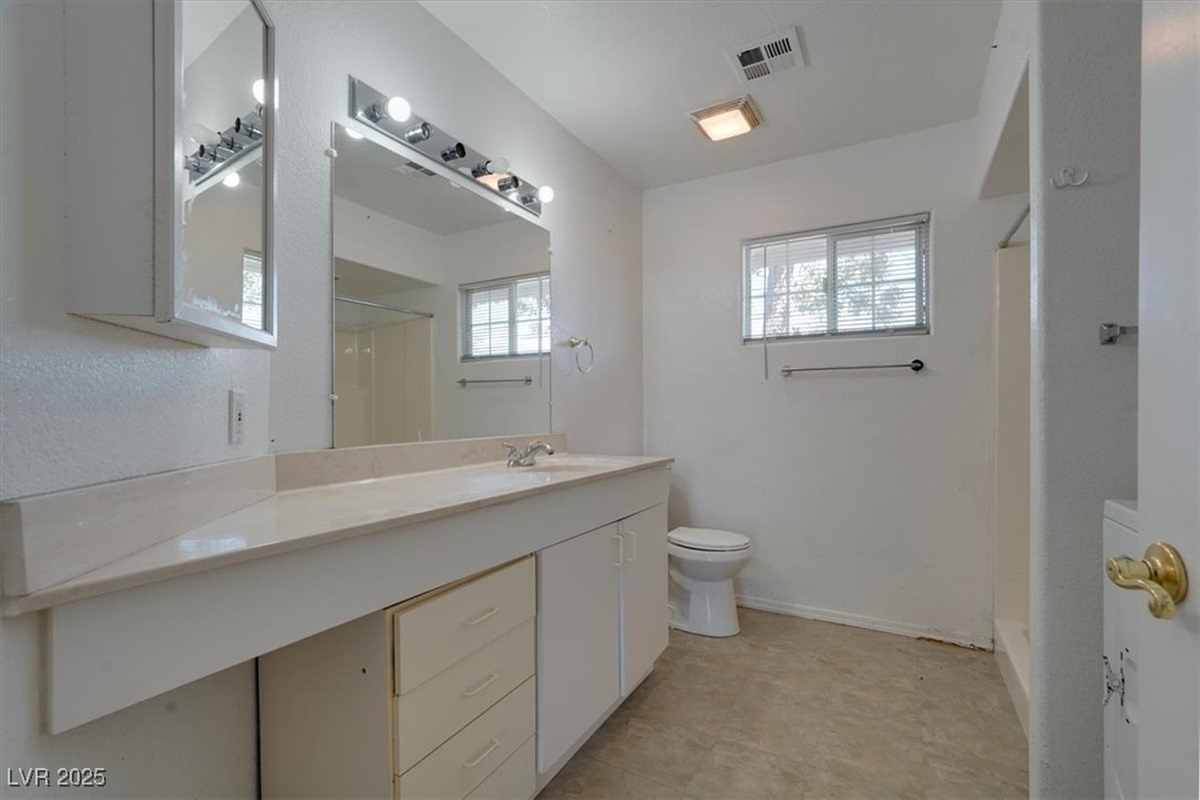 3182 Camel Back Drive