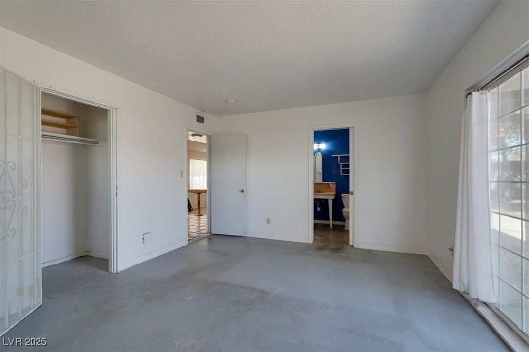 3182 Camel Back Drive