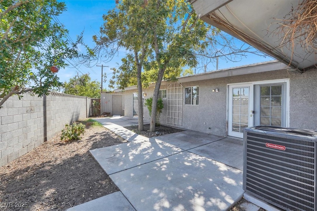 3182 Camel Back Drive