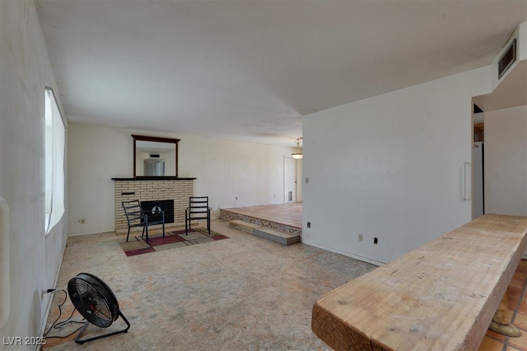 3182 Camel Back Drive