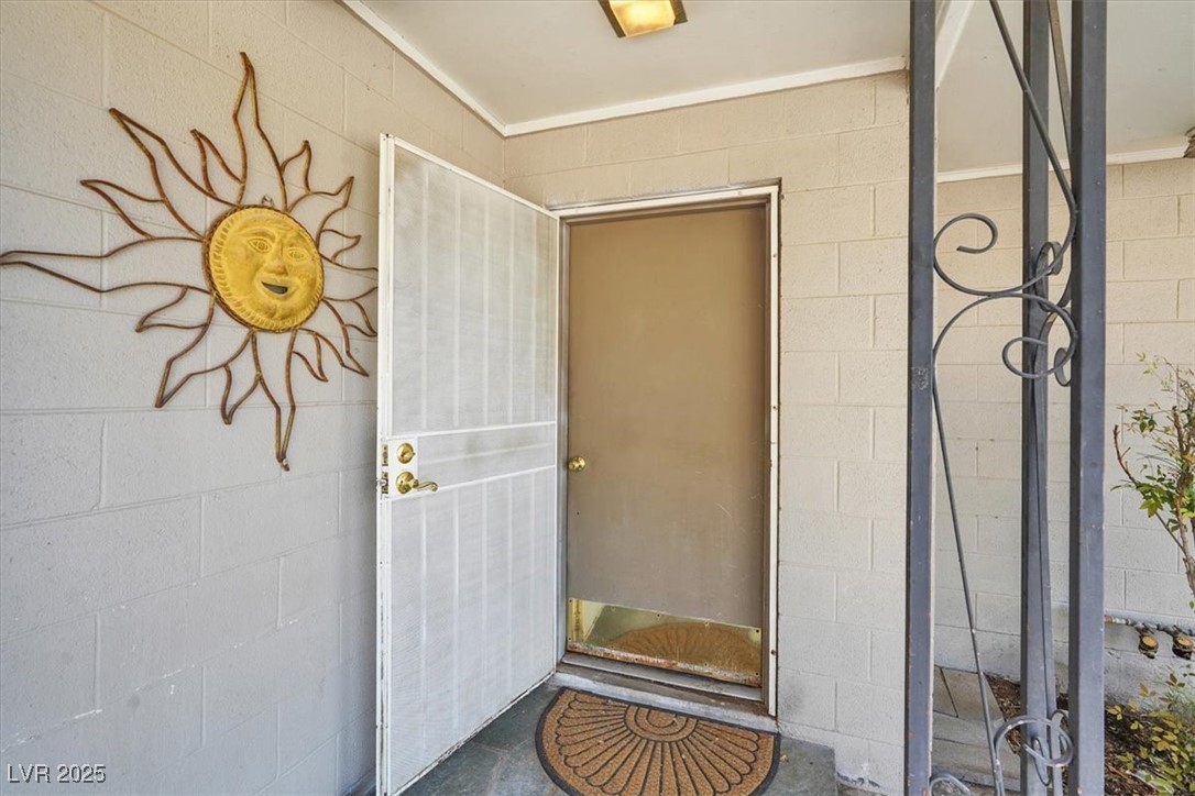 3182 Camel Back Drive