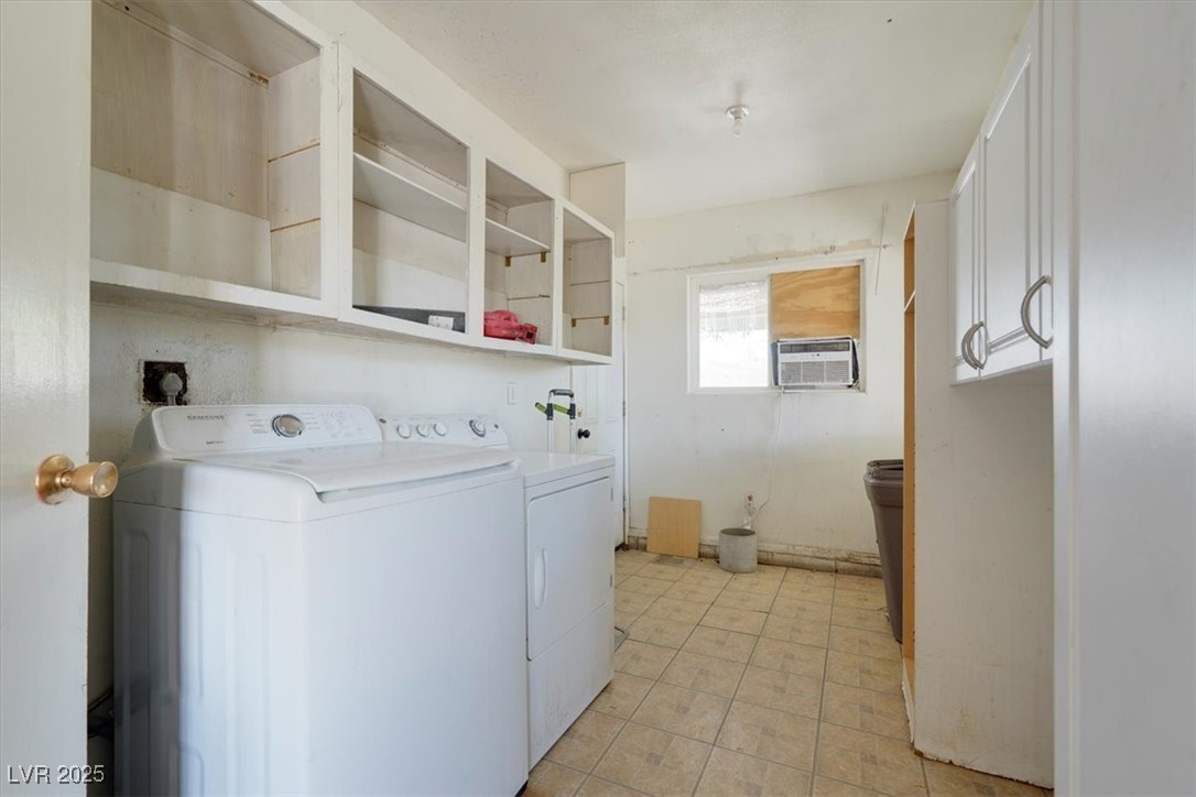 3182 Camel Back Drive