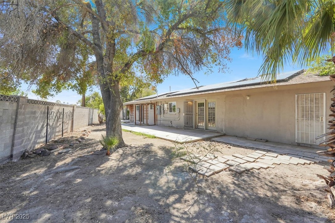 3182 Camel Back Drive