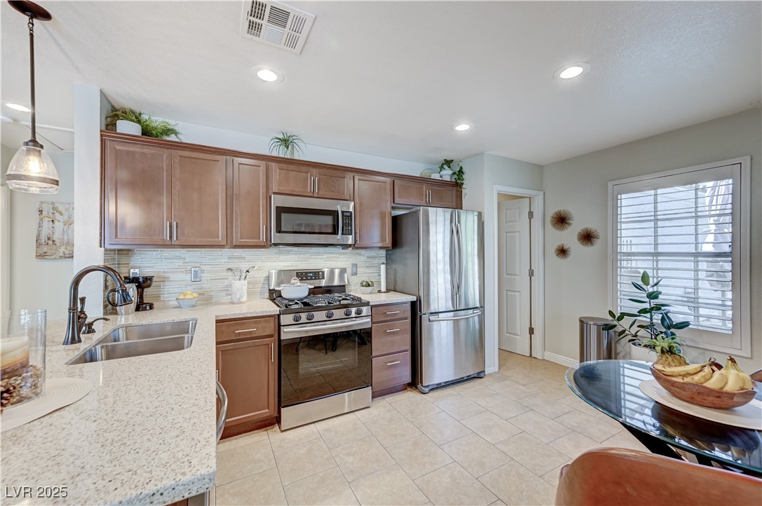 828 Angelus Oaks Drive