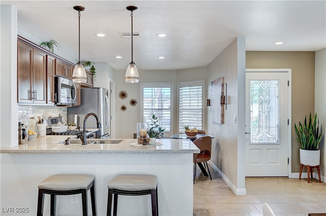 828 Angelus Oaks Drive