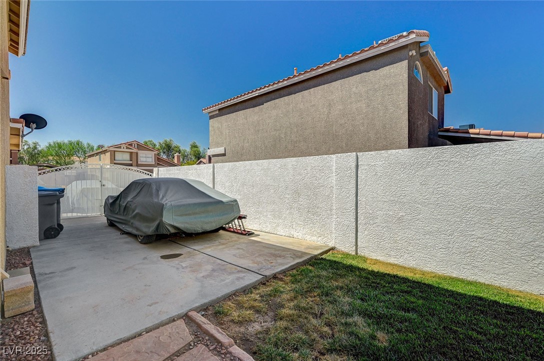 1690 Silver Rain Avenue