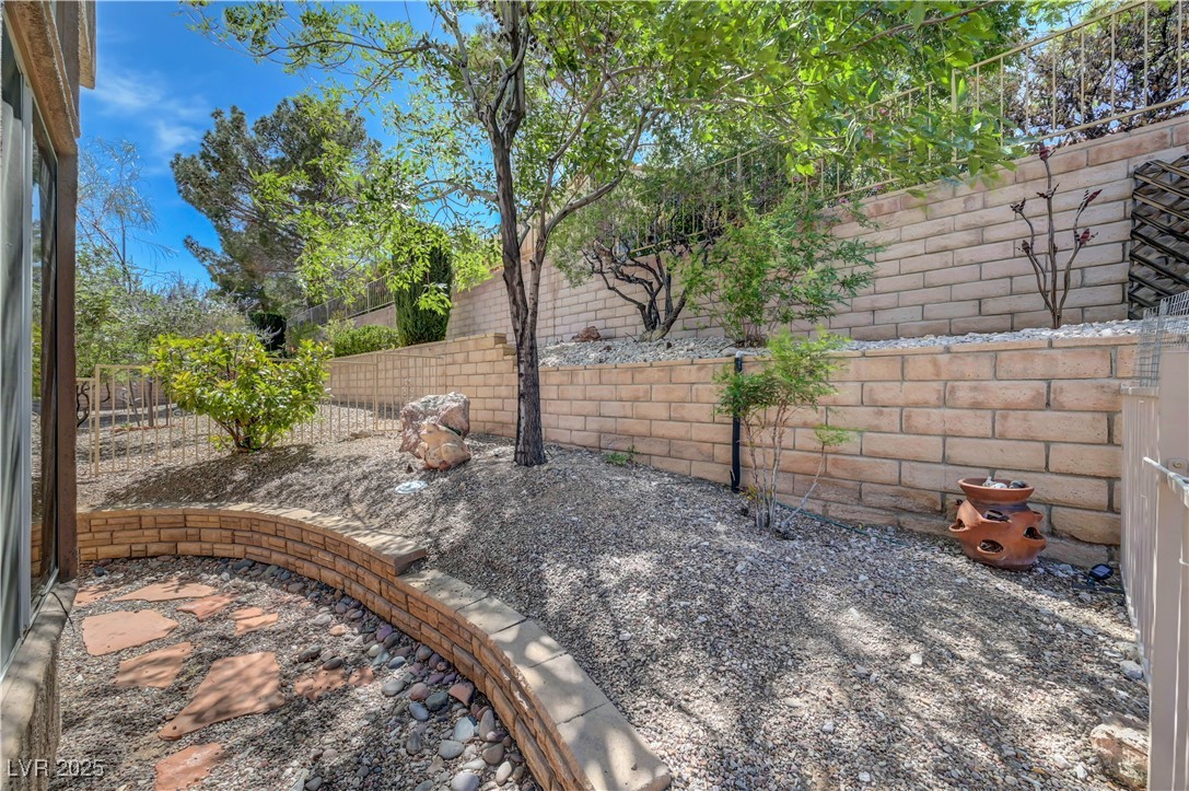 2805 Hanging Rock Drive