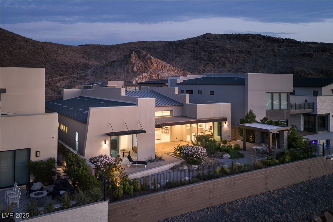 2180 Skyline Heights Lane