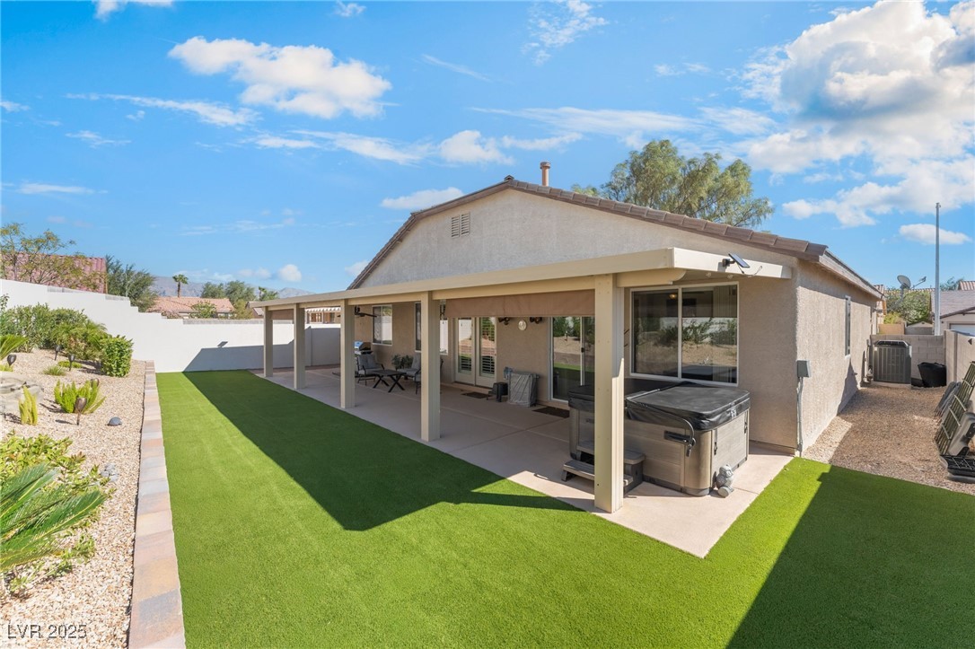 5735 Sanibel Bay Court
