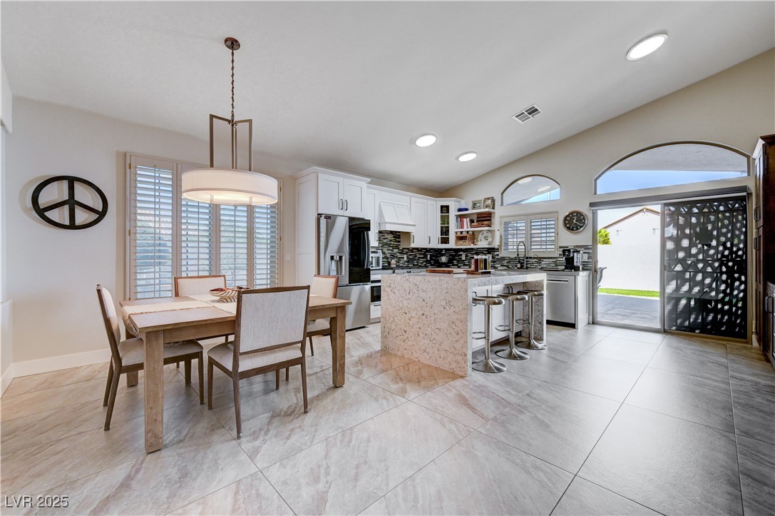 6136 Topaz Valley Avenue