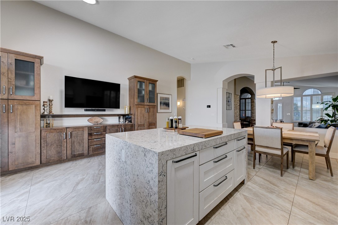 6136 Topaz Valley Avenue