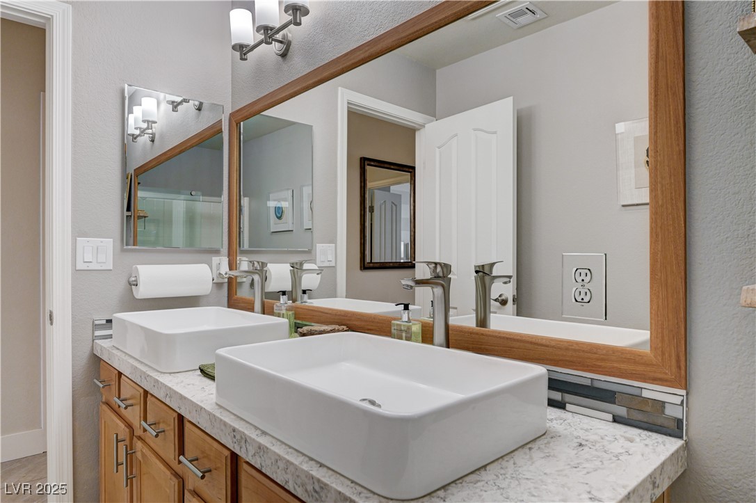 6136 Topaz Valley Avenue