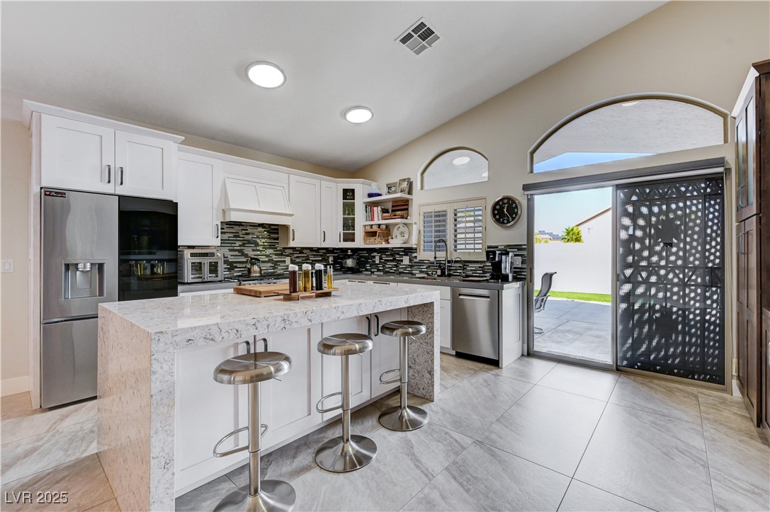 6136 Topaz Valley Avenue