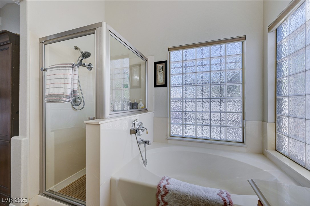 6136 Topaz Valley Avenue