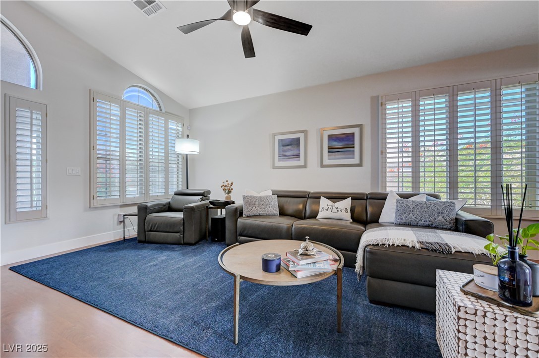 6136 Topaz Valley Avenue