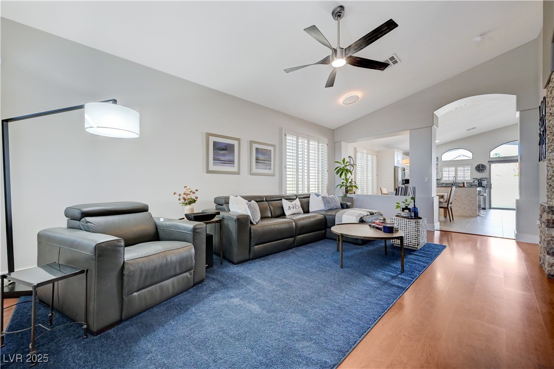 6136 Topaz Valley Avenue