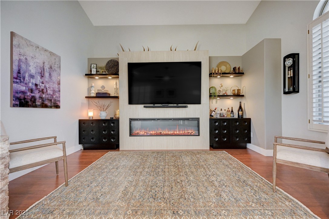 6136 Topaz Valley Avenue