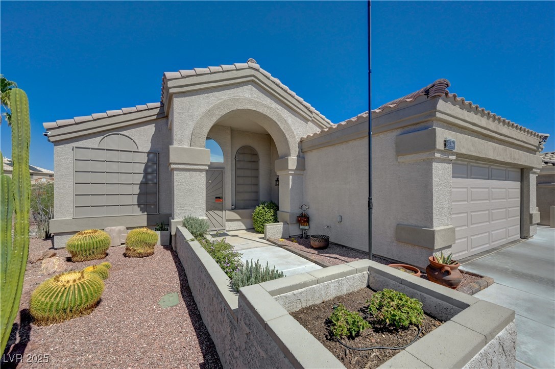 6136 Topaz Valley Avenue