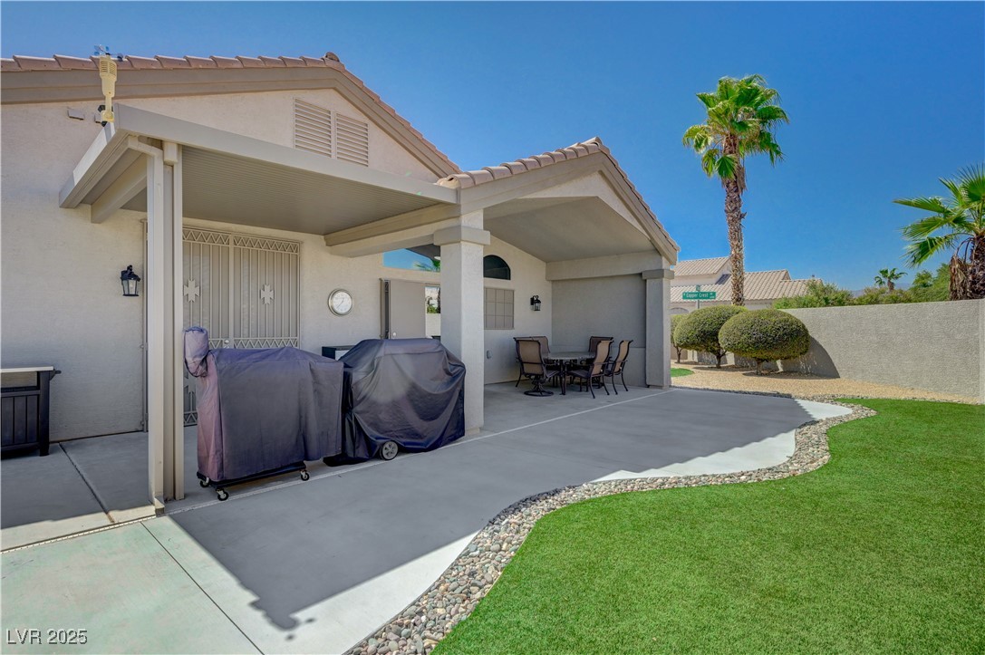 6136 Topaz Valley Avenue