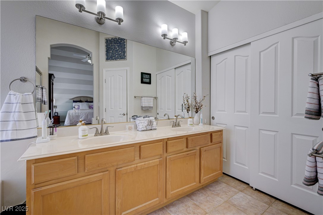 6136 Topaz Valley Avenue