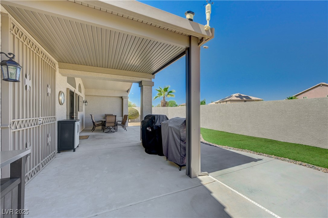 6136 Topaz Valley Avenue