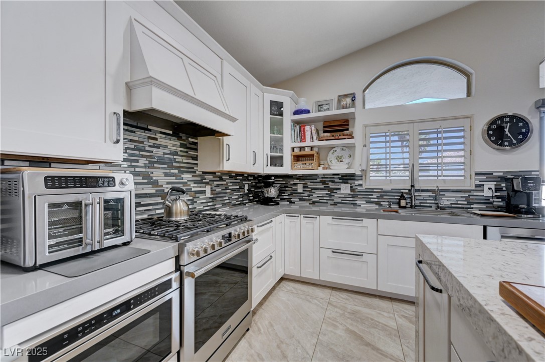 6136 Topaz Valley Avenue