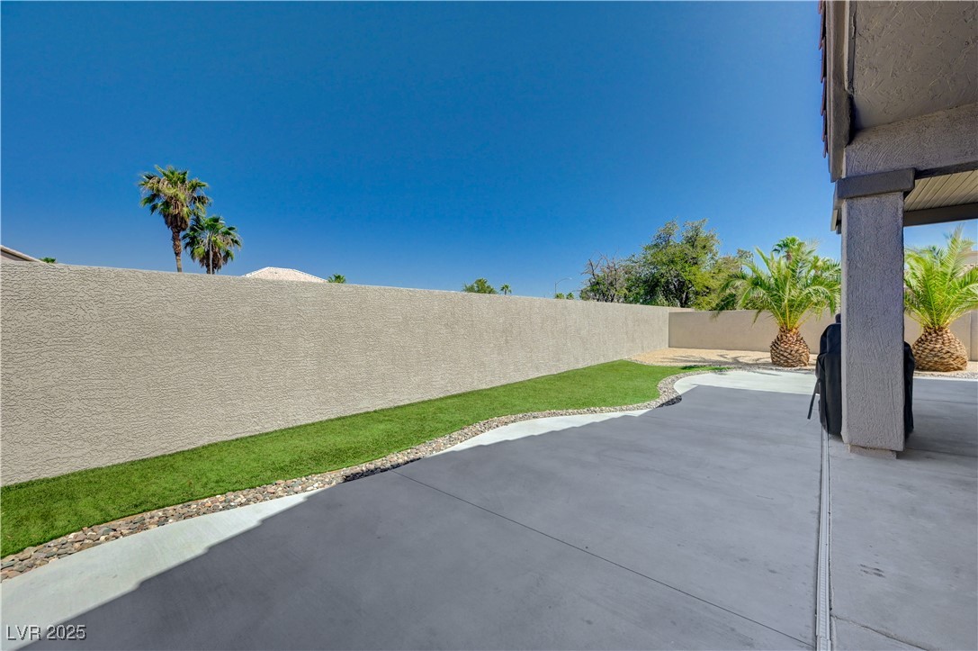 6136 Topaz Valley Avenue