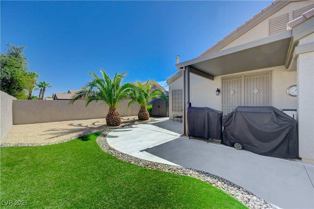 6136 Topaz Valley Avenue