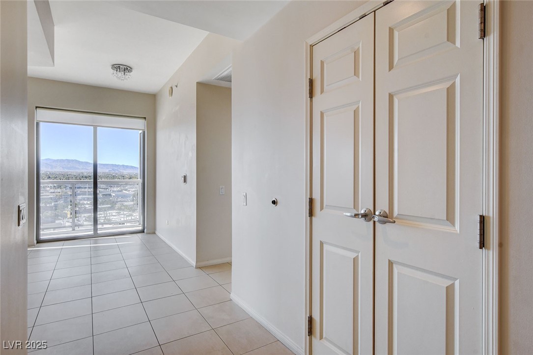 200 West Sahara Avenue 1101