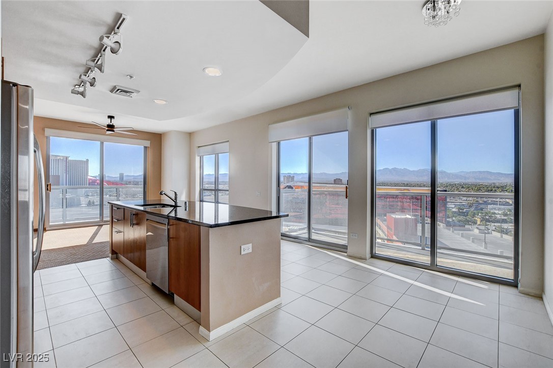 200 West Sahara Avenue 1101
