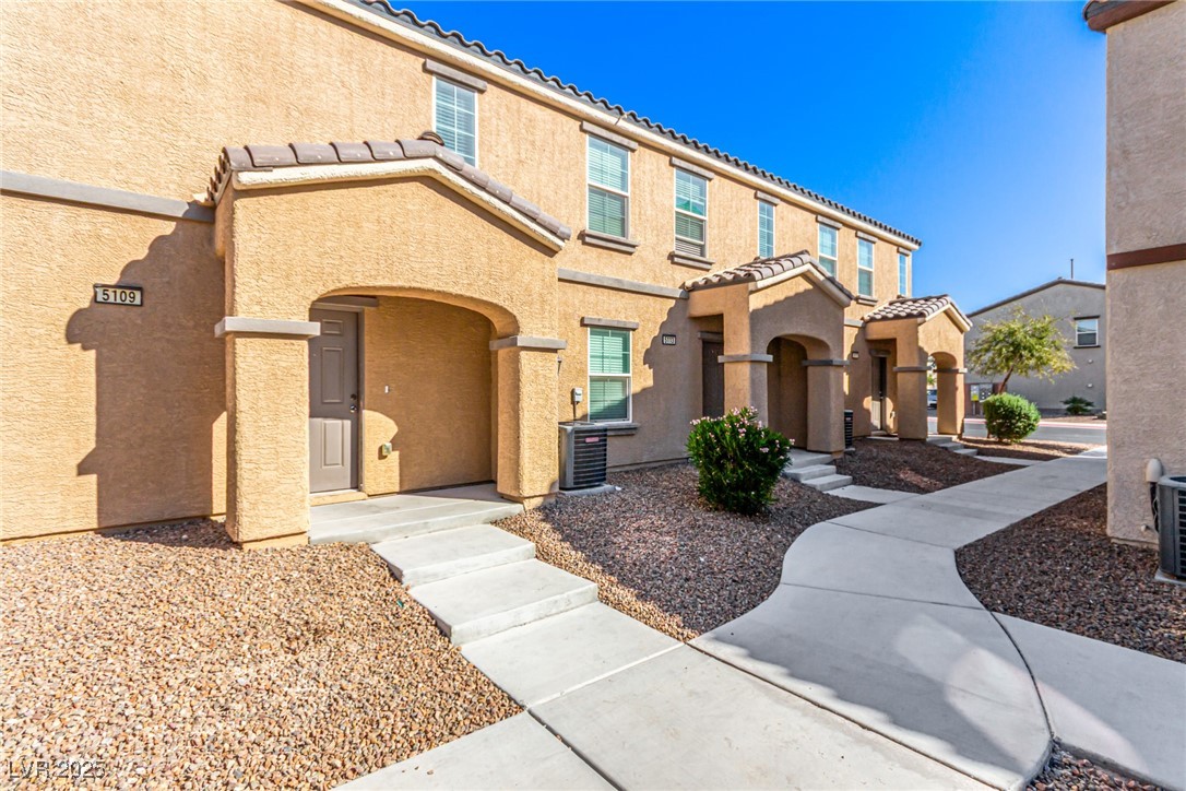 5109 Steep Cliffs Avenue