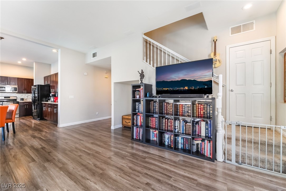 1081 Deep Well Court