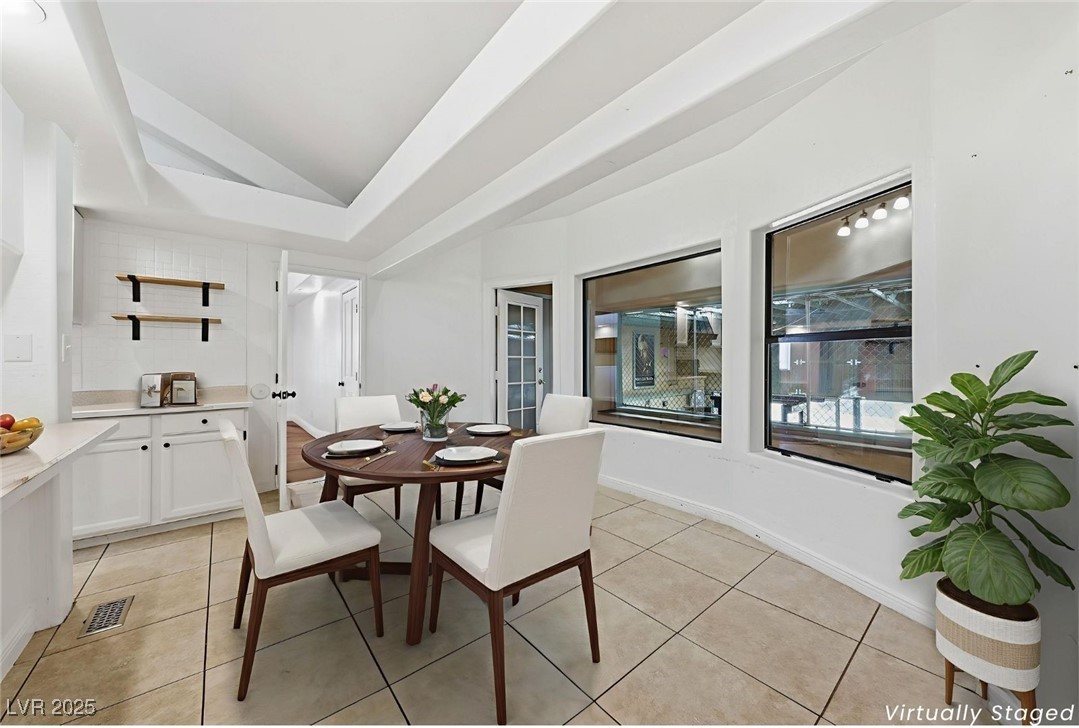 1008 Santa Helena Avenue