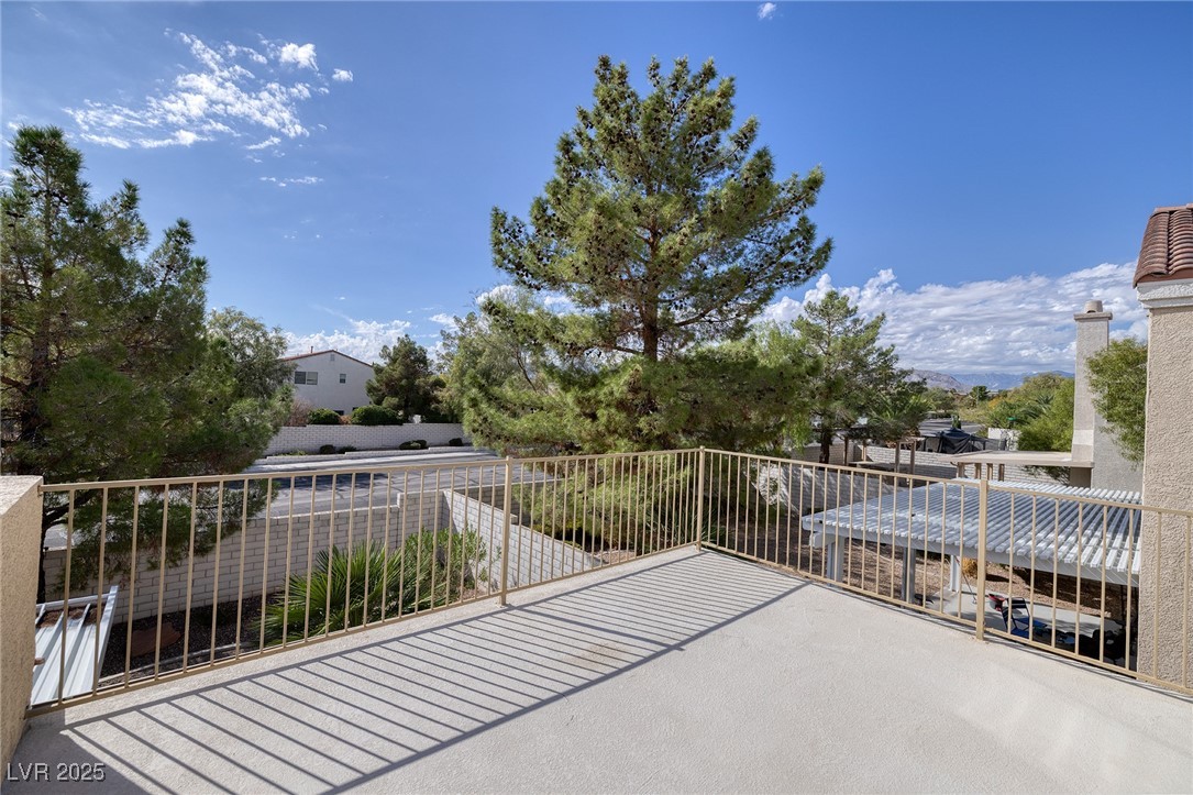 8913 Picket Fence Avenue