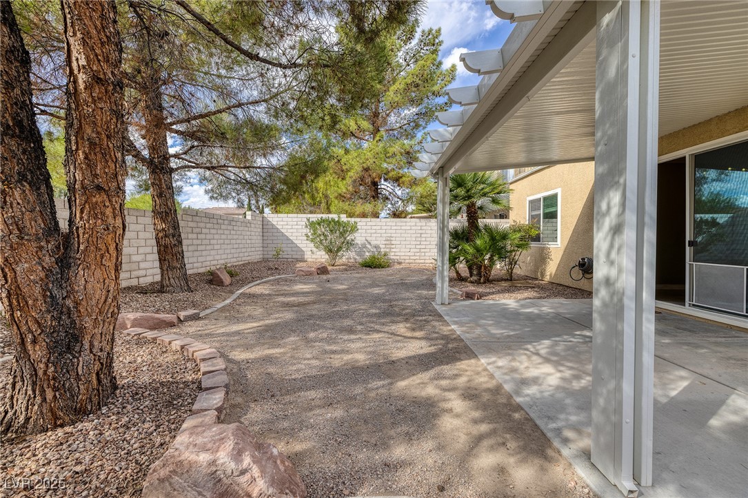 8913 Picket Fence Avenue