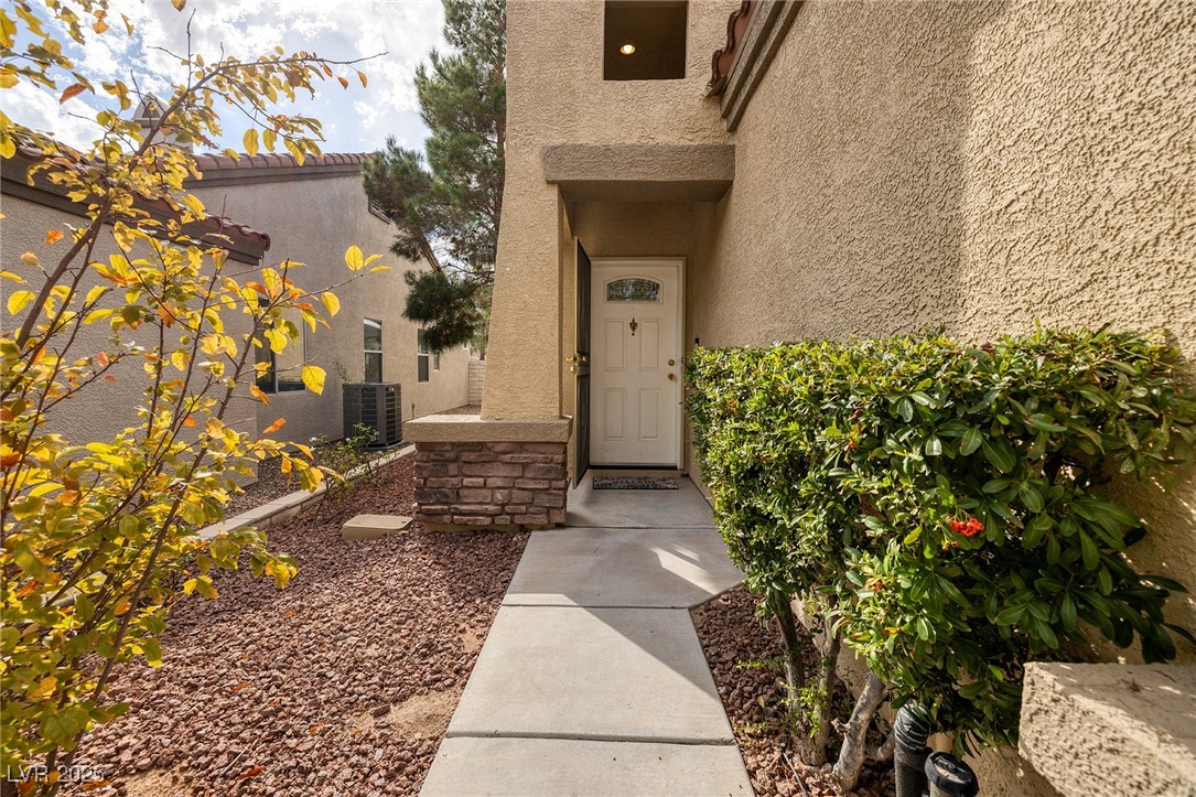 8913 Picket Fence Avenue