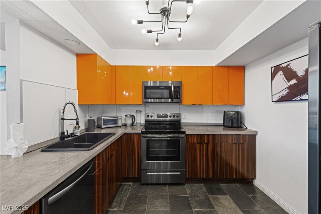 3930 University Center Drive 902