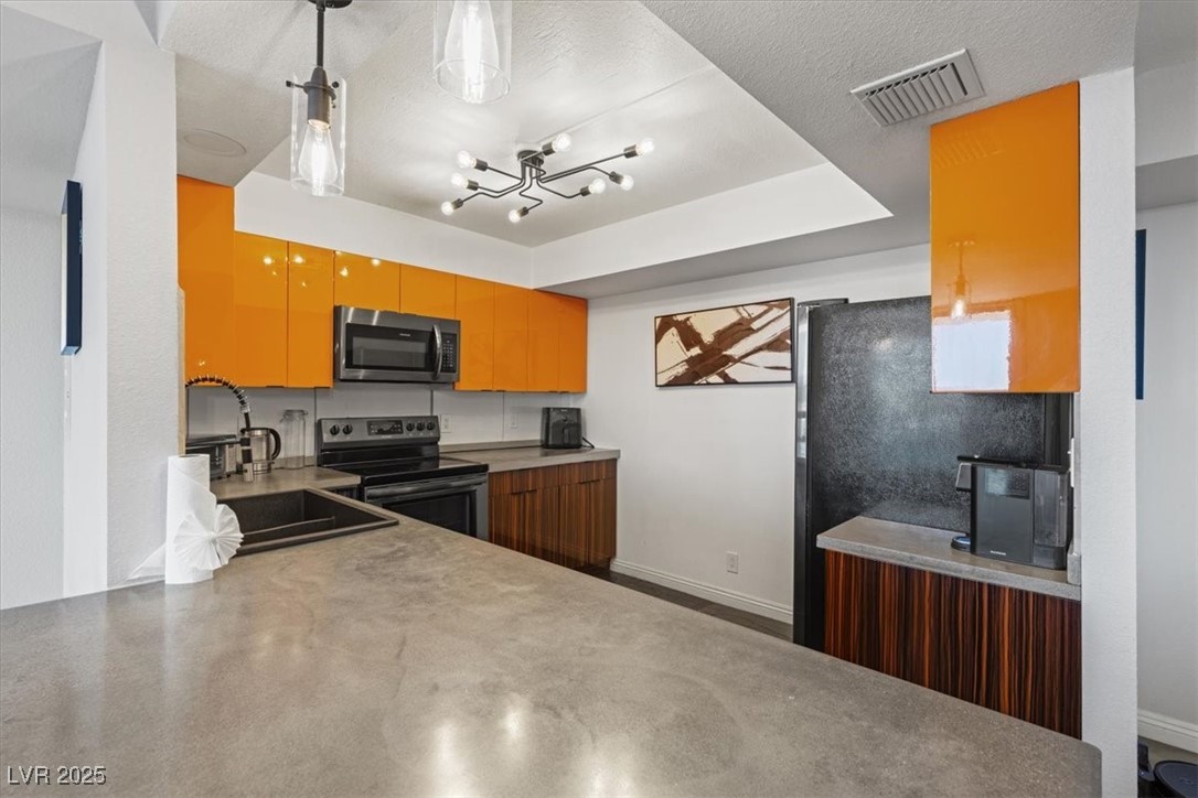 3930 University Center Drive 902