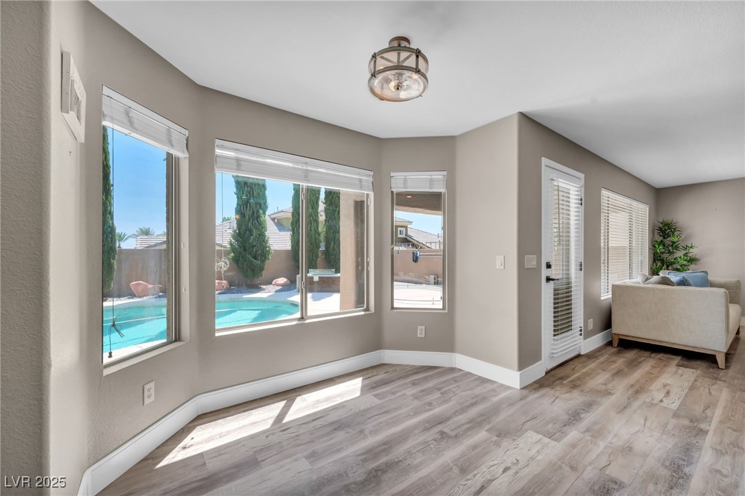 10353 Niagara Falls Lane