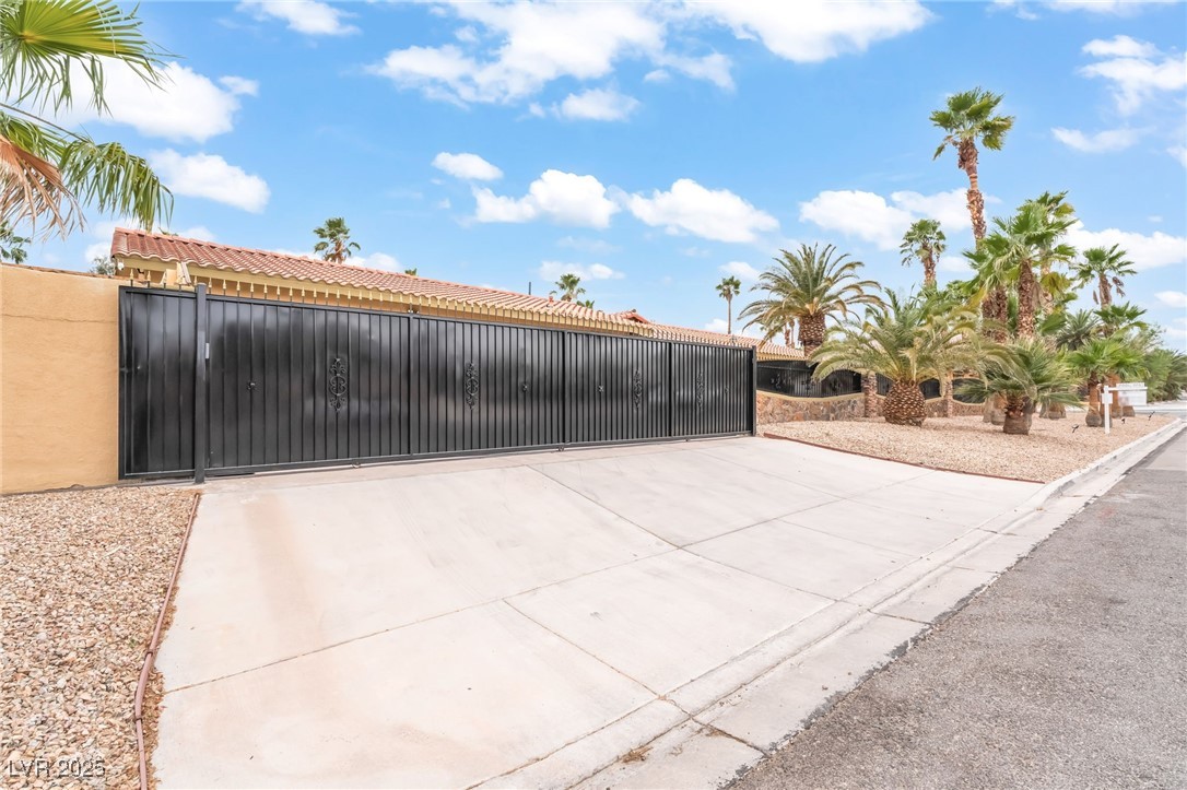 2920 South Tioga Way