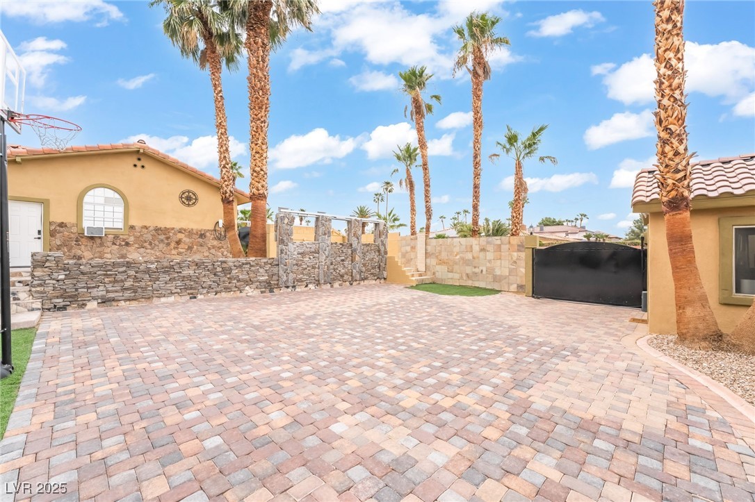 2920 South Tioga Way