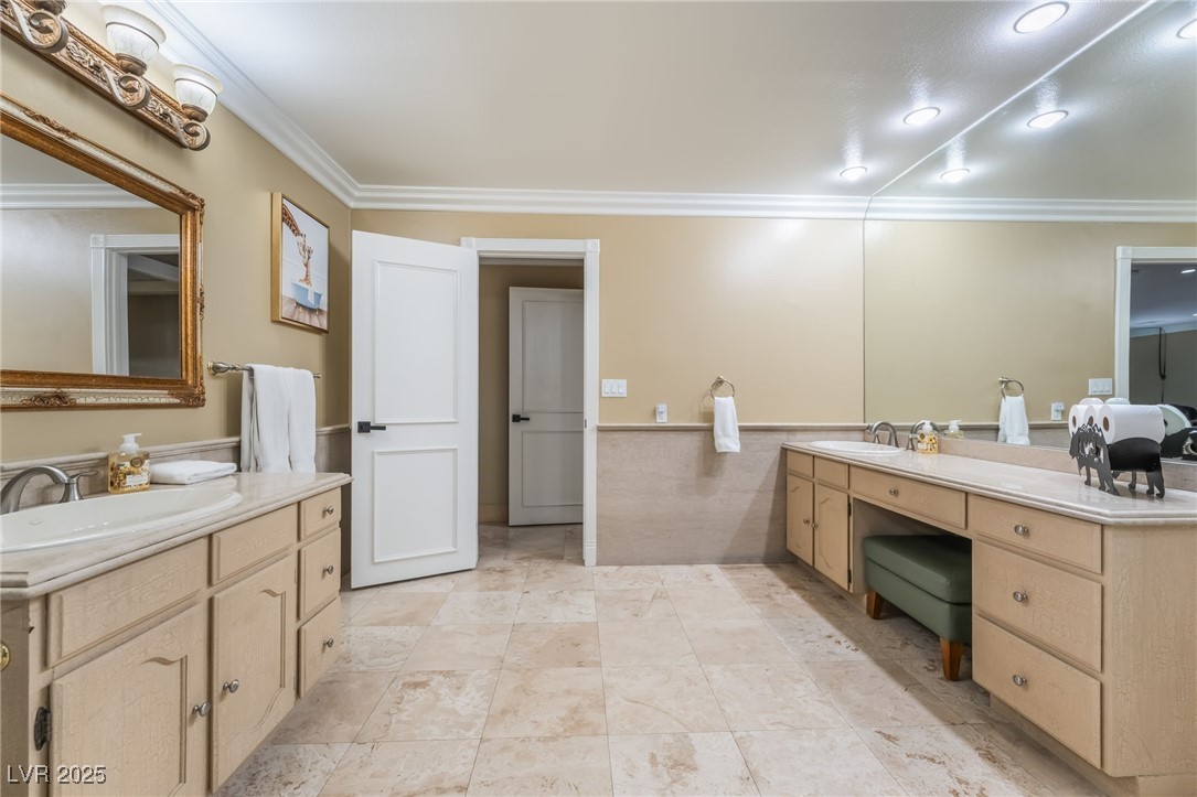 2920 South Tioga Way