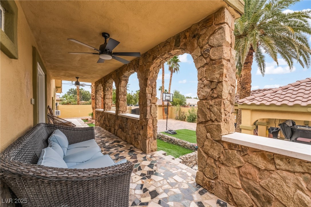 2920 South Tioga Way