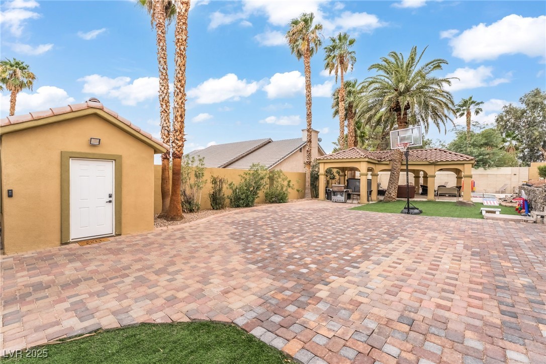 2920 South Tioga Way